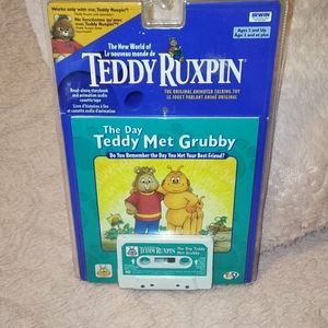 Teddy Ruxpin "The Day Teddy Met Grubby" NWT